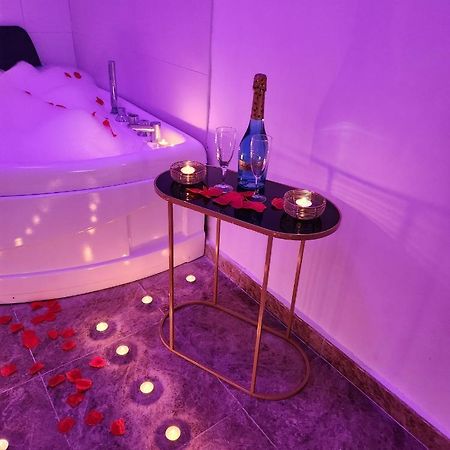 Apartamento Love Jacuzzi Apartment Cartagena Bagian luar foto