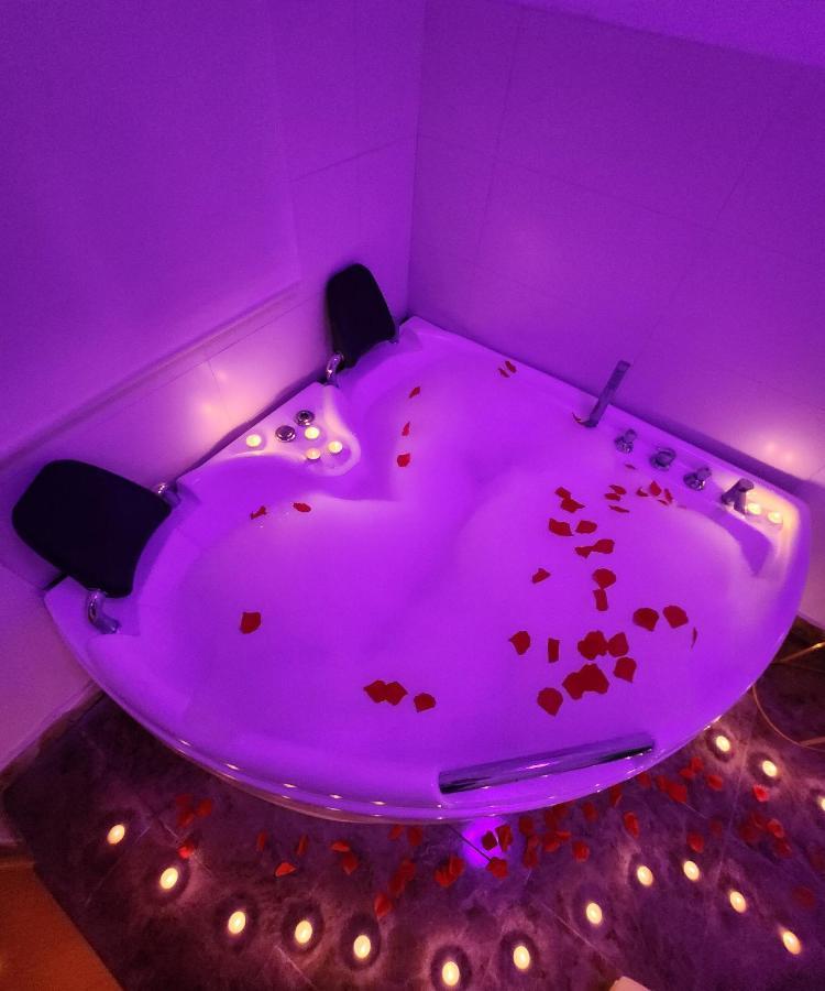 Apartamento Love Jacuzzi Apartment Cartagena Bagian luar foto