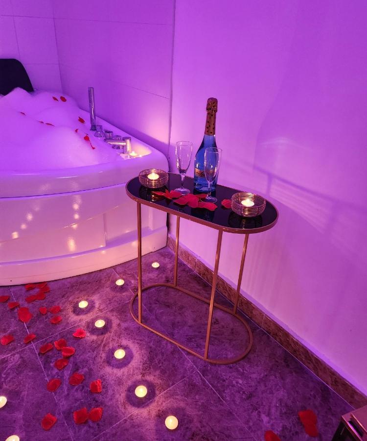 Apartamento Love Jacuzzi Apartment Cartagena Bagian luar foto